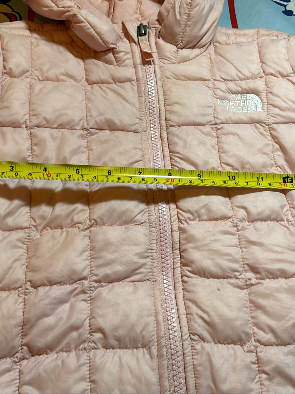 The north face thermoball eco hooded jacket pink/peach toddler 6t - Picture 8 of 9